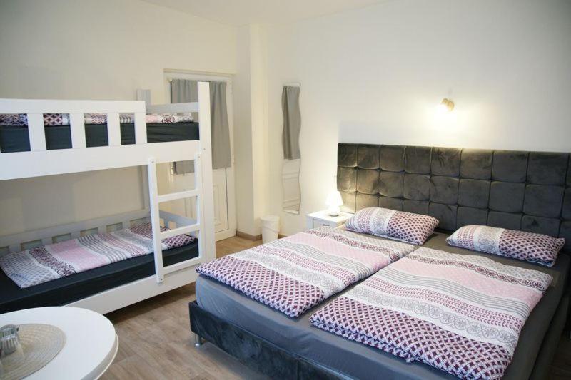 Das Sofa Restaurant-Hotel-Spaetkauf Greifswald Eksteriør billede
